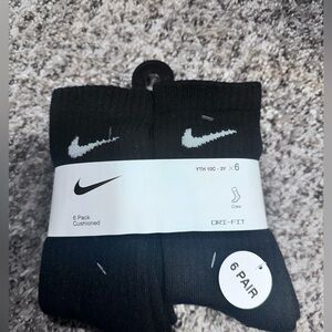 Nike Youth Black and White Athletic Crew Socks 6-Pack